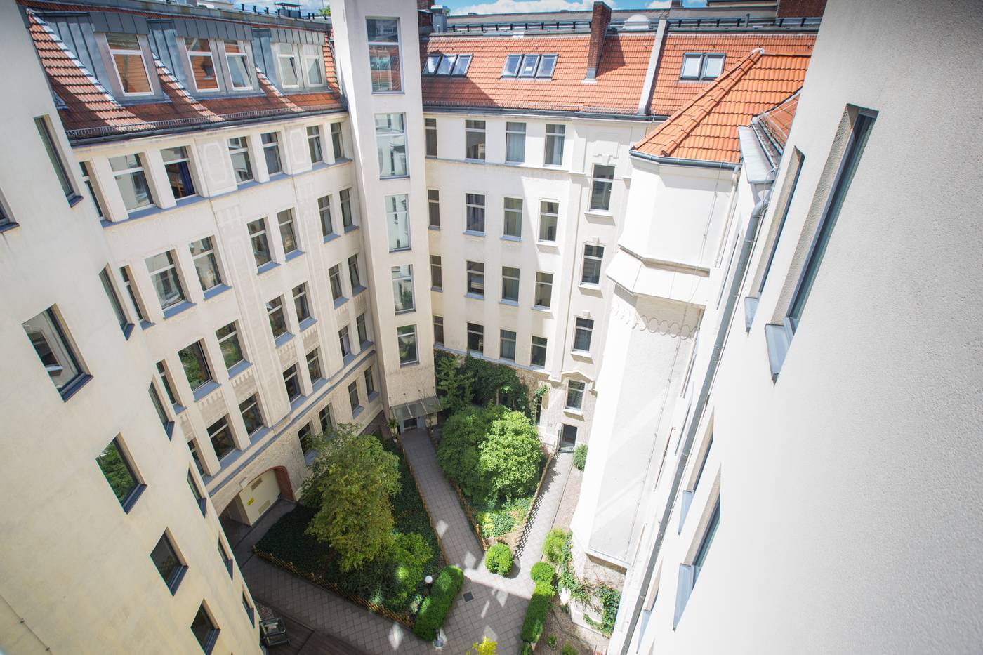 Acama-Kreuzberg-Hotel-Hostel-Terrace-3