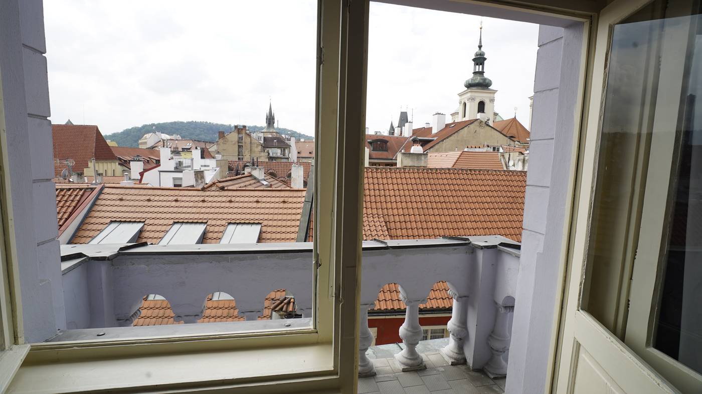 Royal-Road-Residence-Room-11