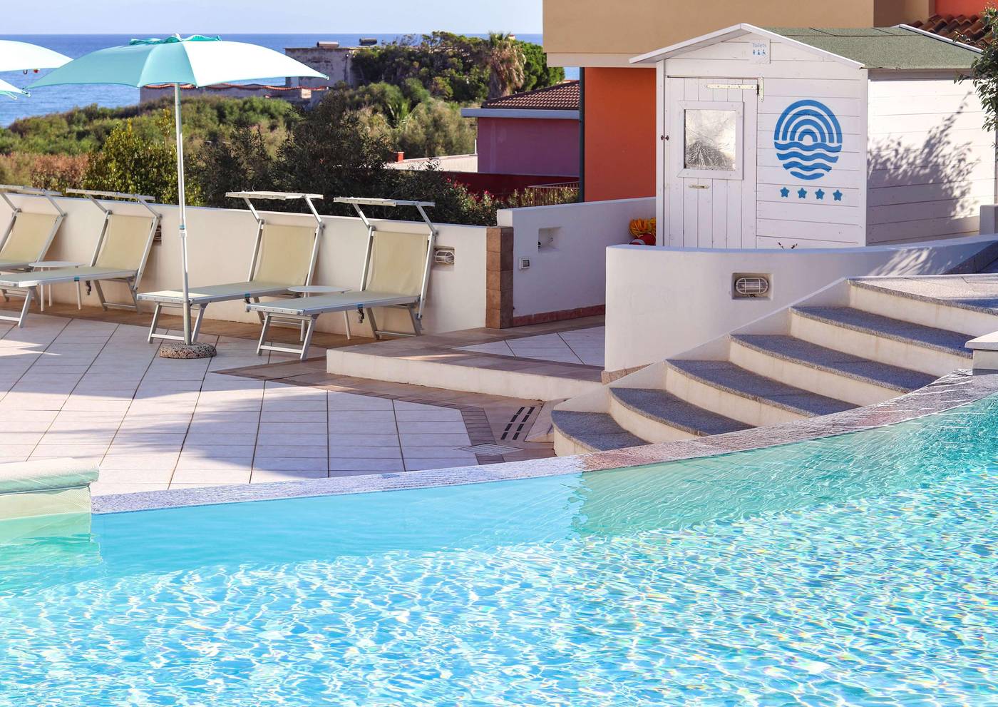 Best-Western-Hotel-Blumarea-Pool-6