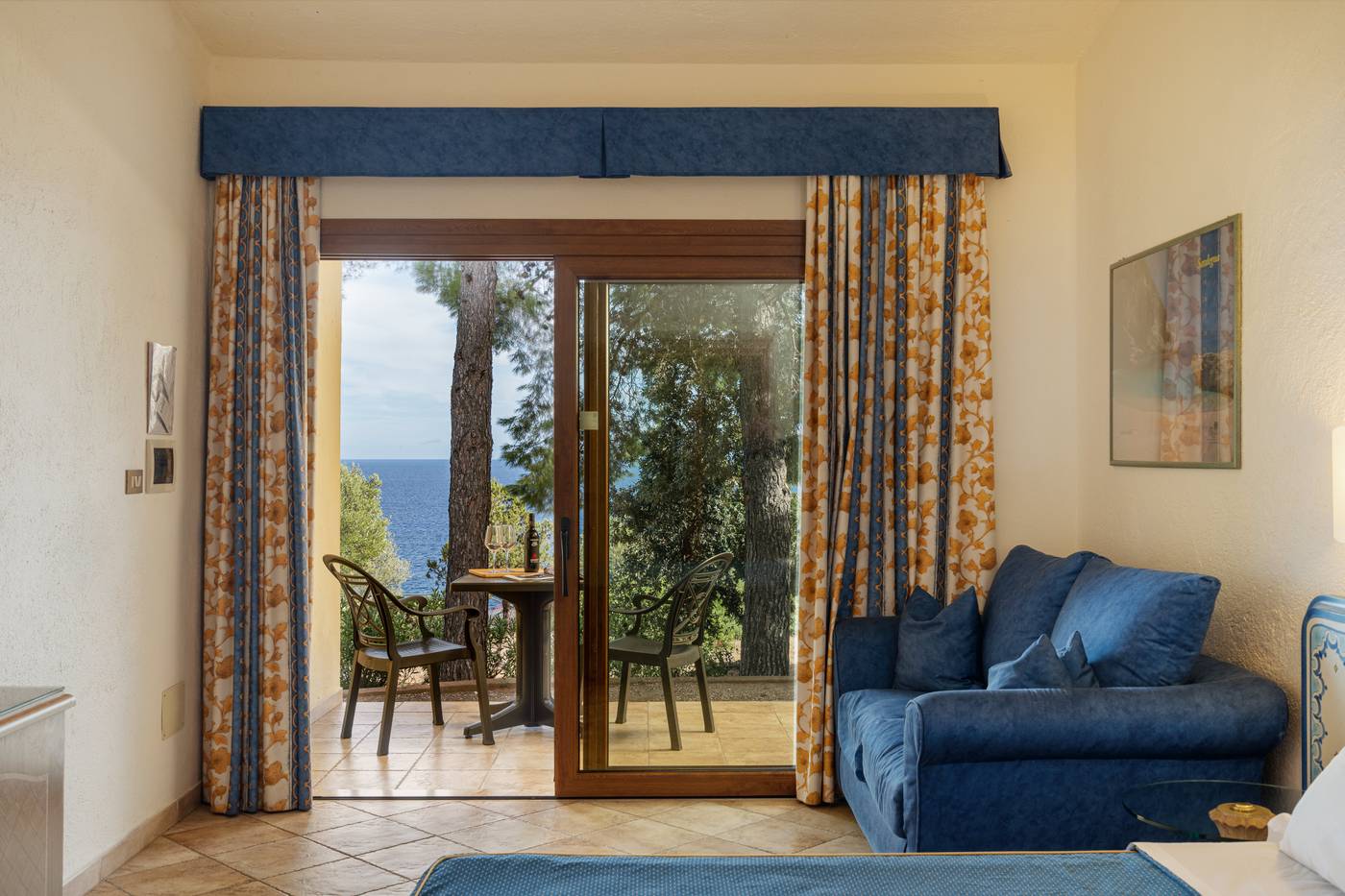 Club-Esse-Palmasera-Resort-Room-14