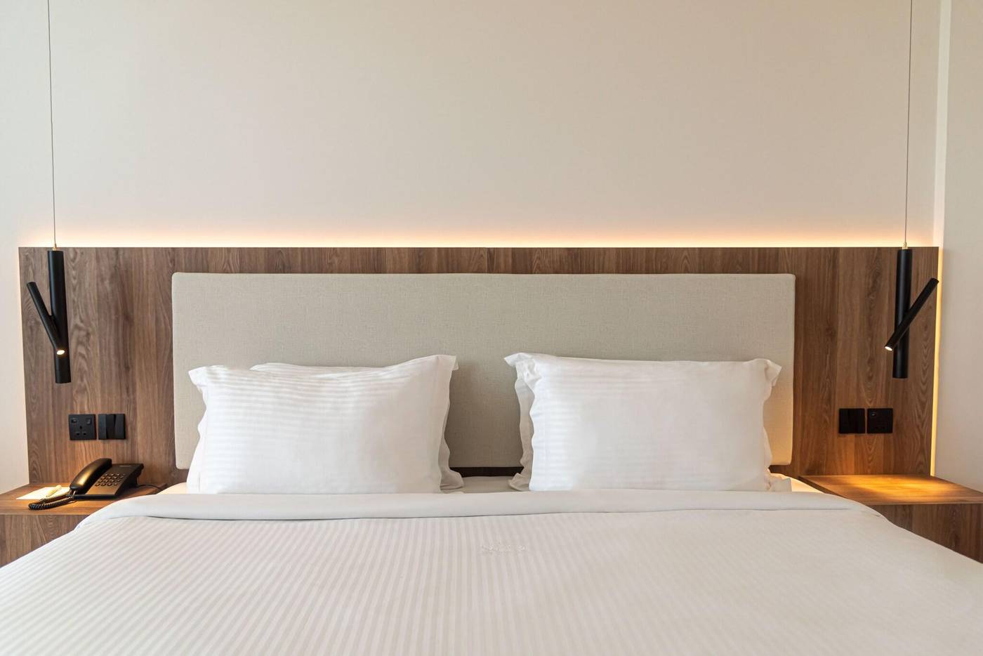 Grecian-Sands-Hotel-Room-28