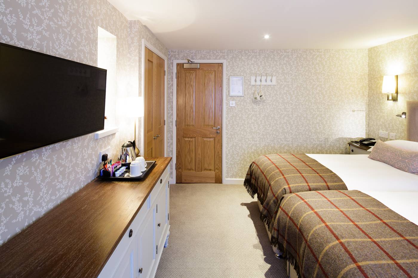 Greenhills-Country-Hotel-Room-25