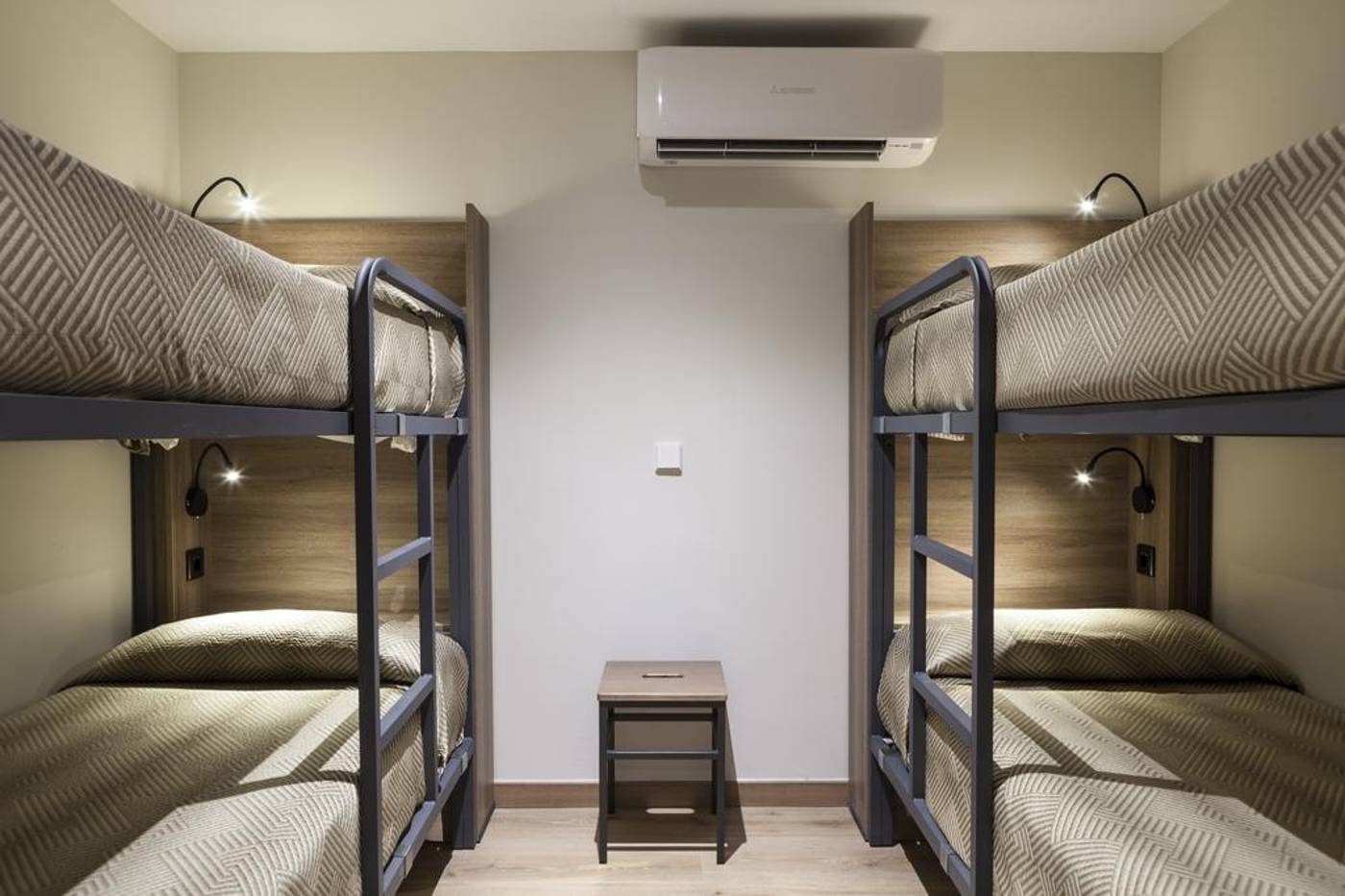 Estudios-Benidorm-Room-38