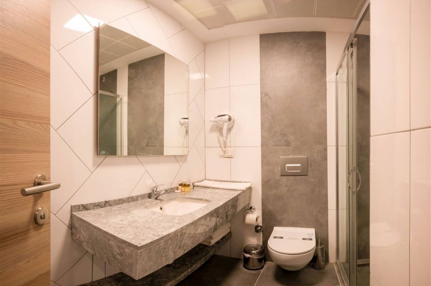 King-City-Hotel-Room-26