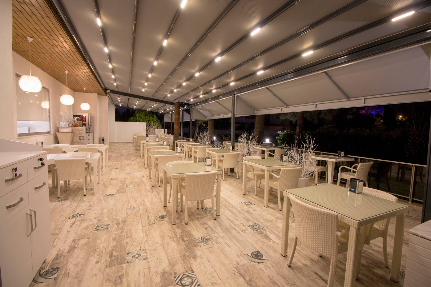 Munamar-Beach-Residence-Restaurant-30