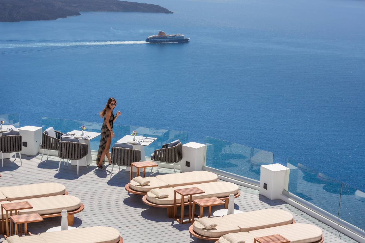 Sunrocks-Santorini---Adults-Only-Restaurant-49