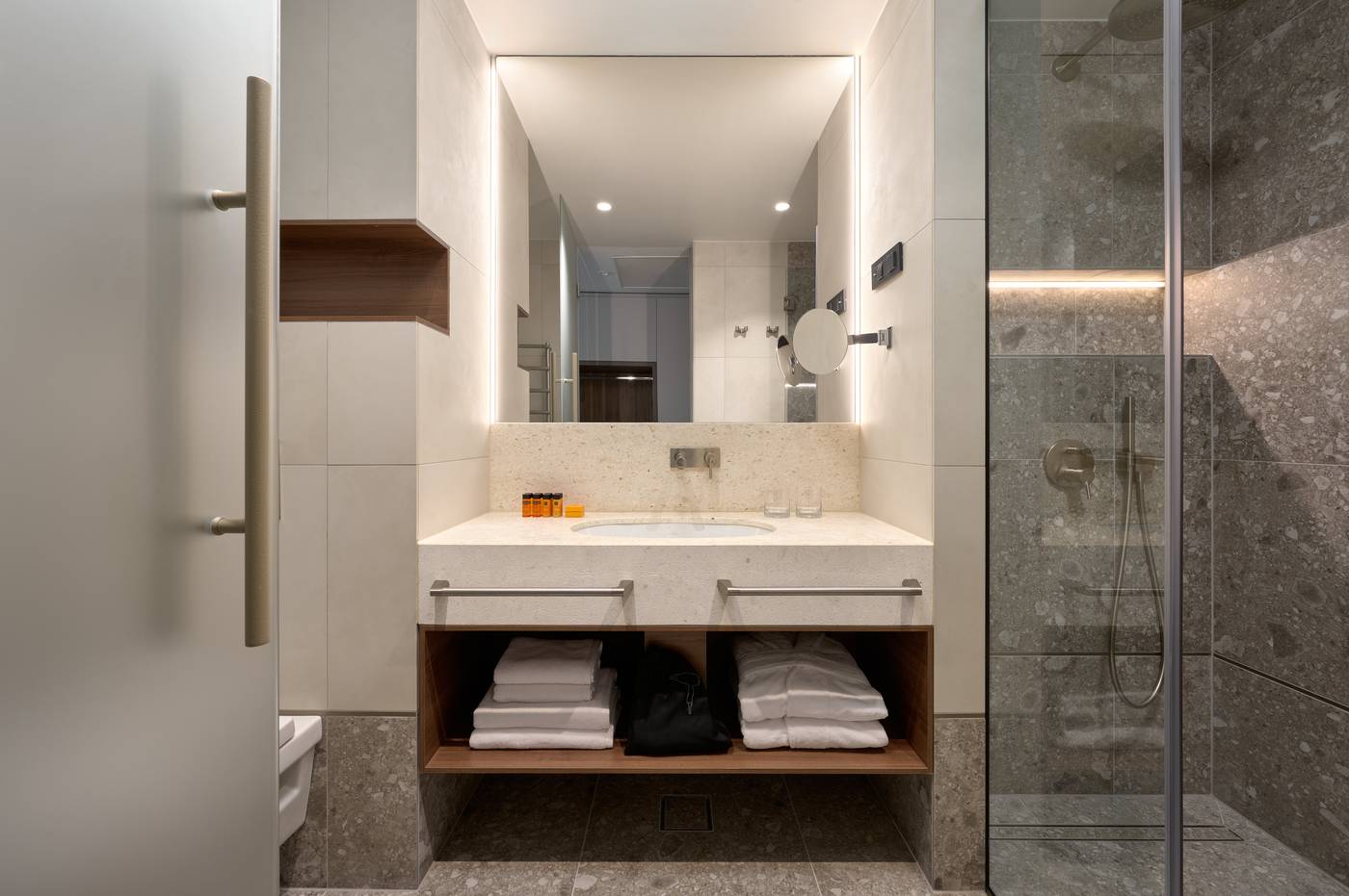 Grand-Hotel-View-Room-36