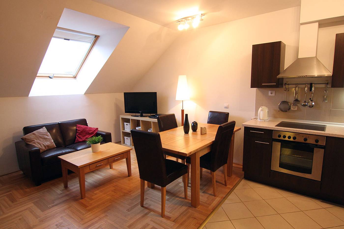 Gozsdu-Court-Room-14