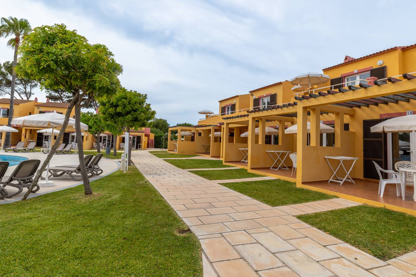 Ses-Anneres-Terrace-9