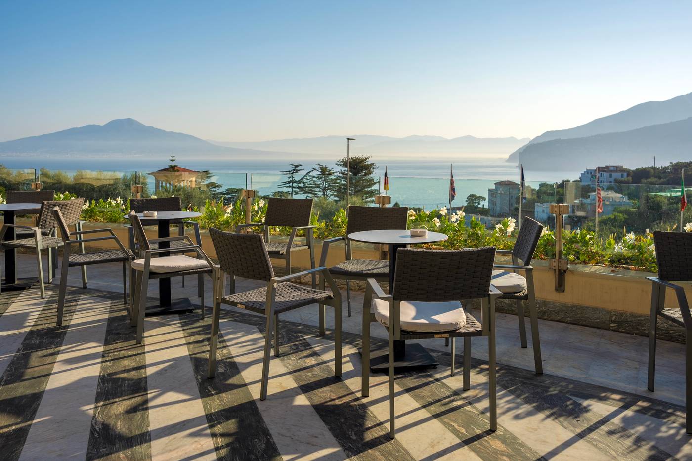 Grand-Hotel-Vesuvio-Terrace-44