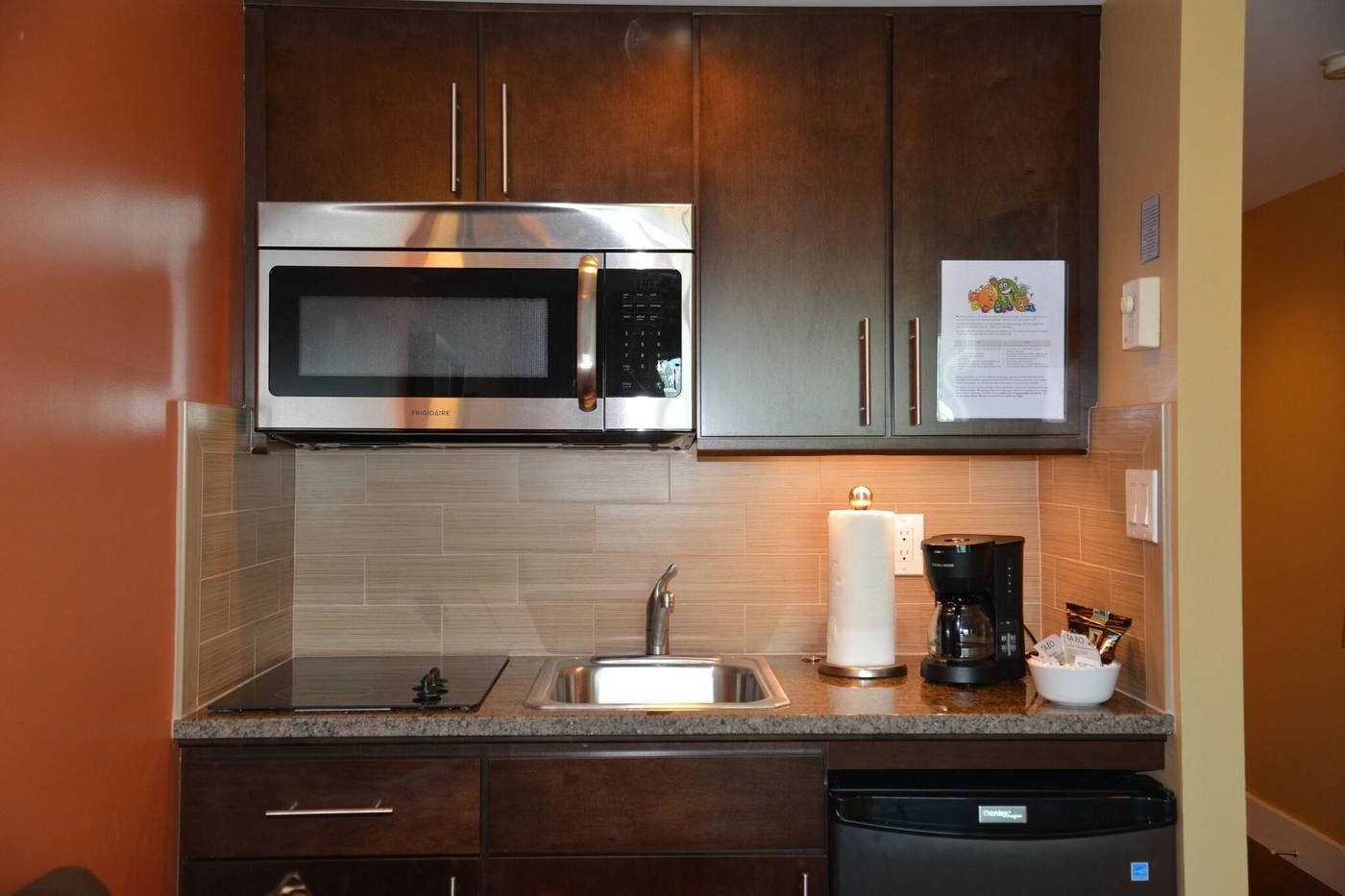 Rosedale-On-Robson-Suites-Hotel-Room-35