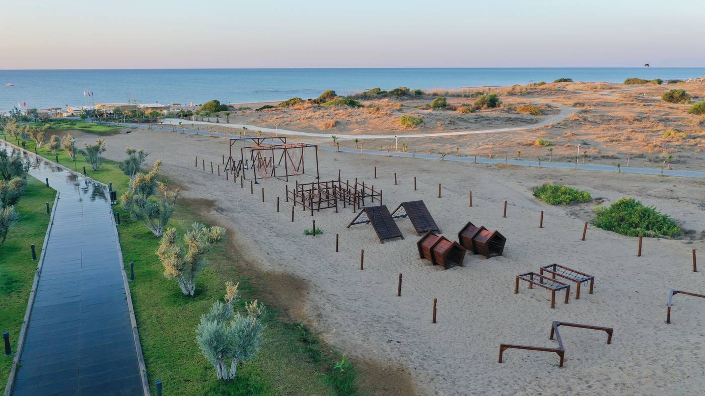 New - Liu Resort Side