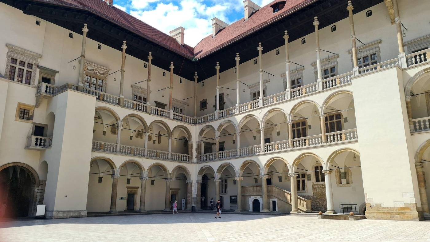 Cracow-Central-Aparthotel-General-view-3