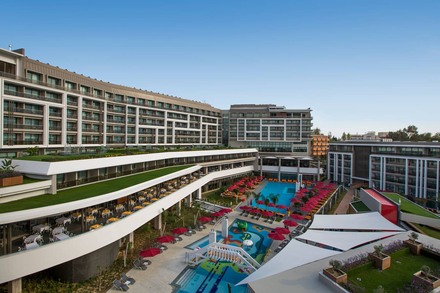 The-Sense-De-Luxe-Hotel-General-view-6