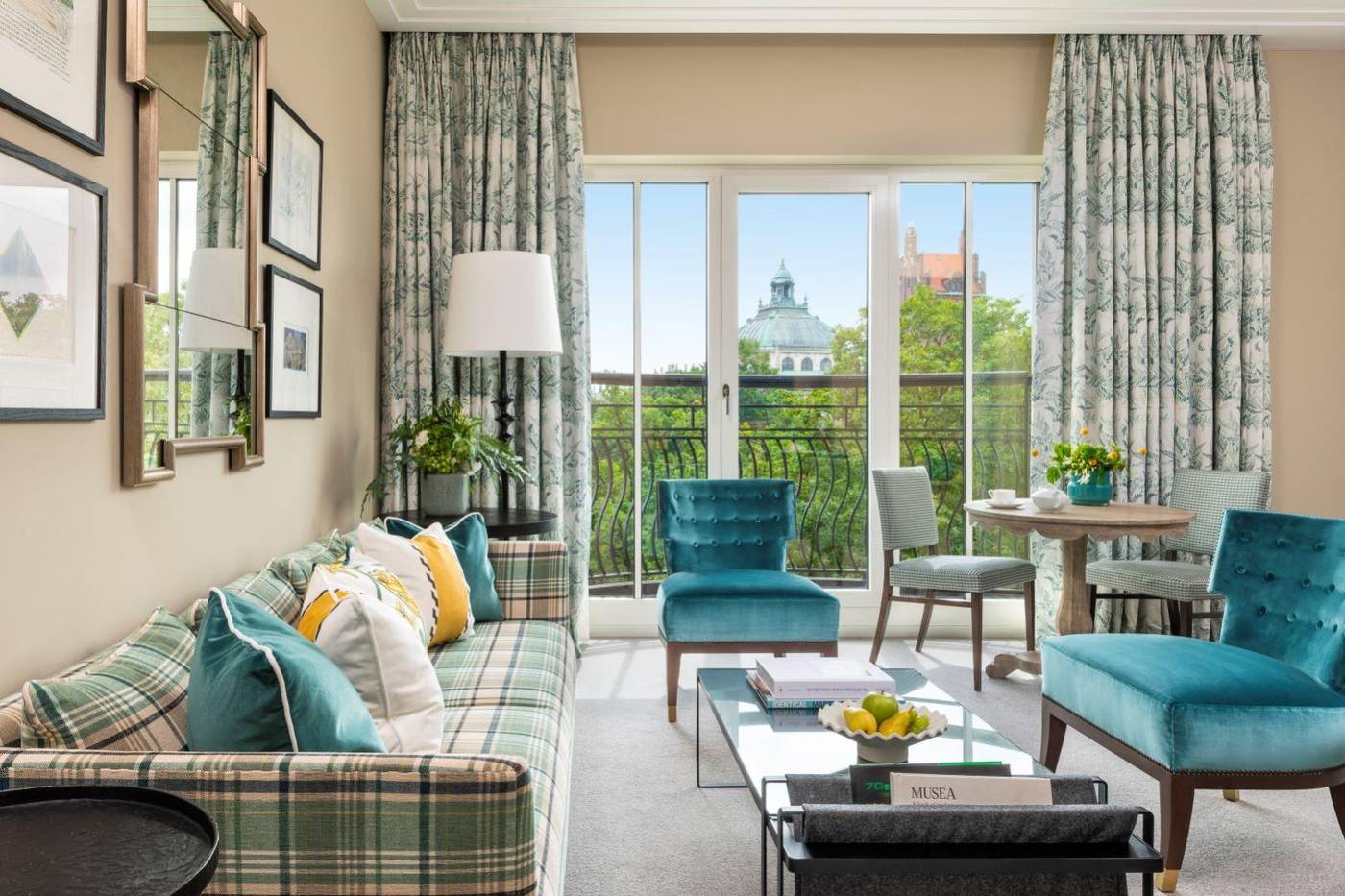 The-Charles-Hotel-Room-36