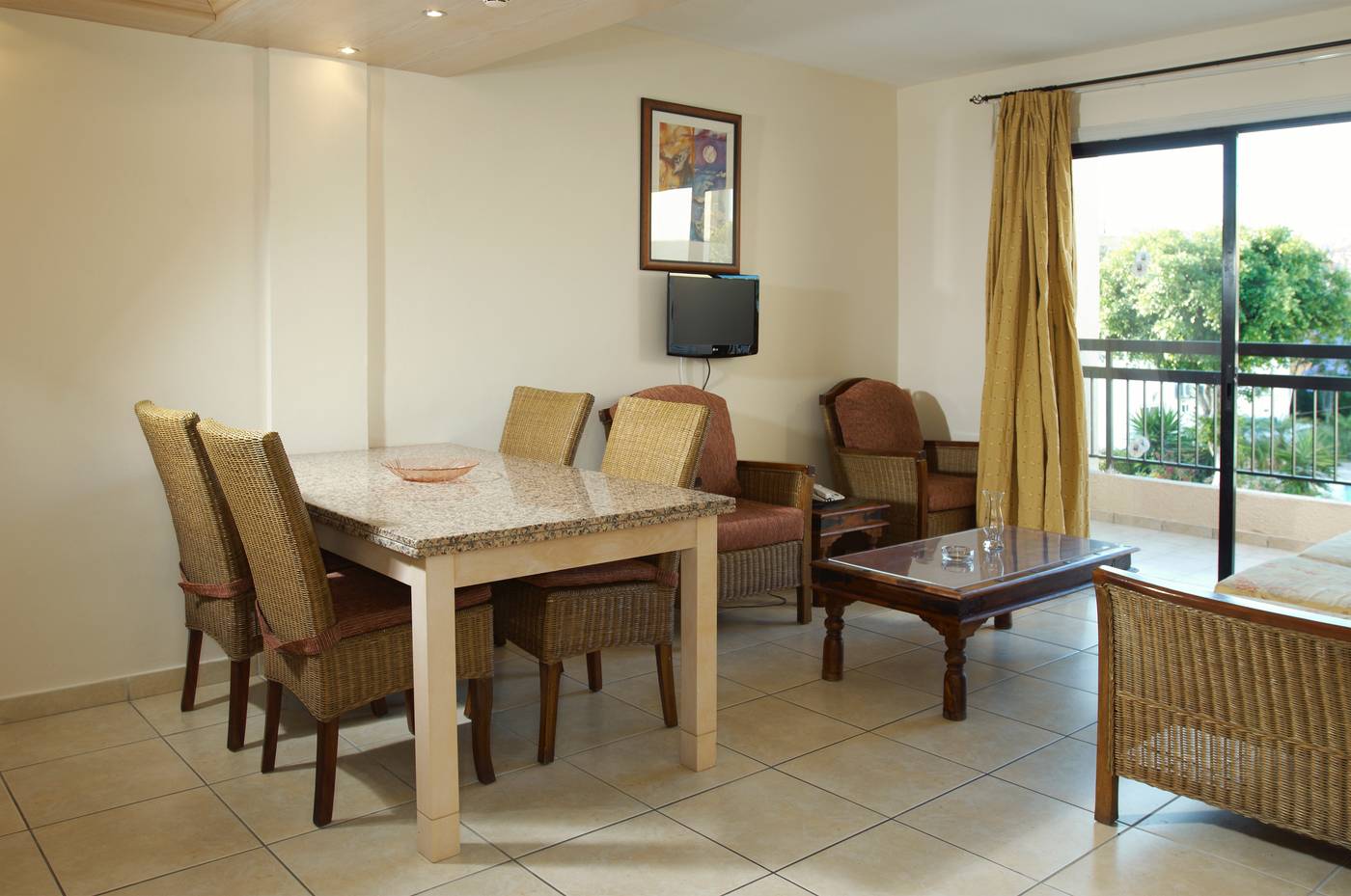 Senator-Hotel-Apartments-Room-30