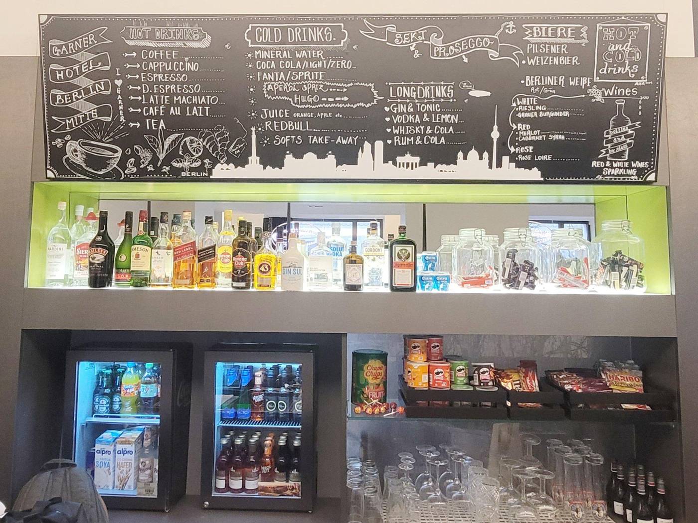 Select-Hotel-Berlin-The-Wall-Bar-16