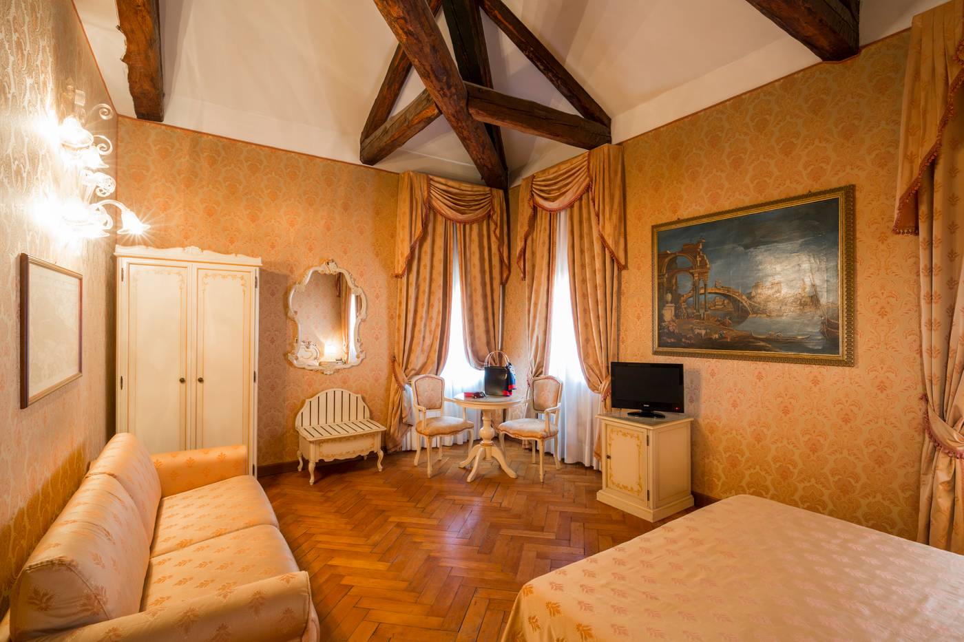 Palazzo-Guardi-Room-4
