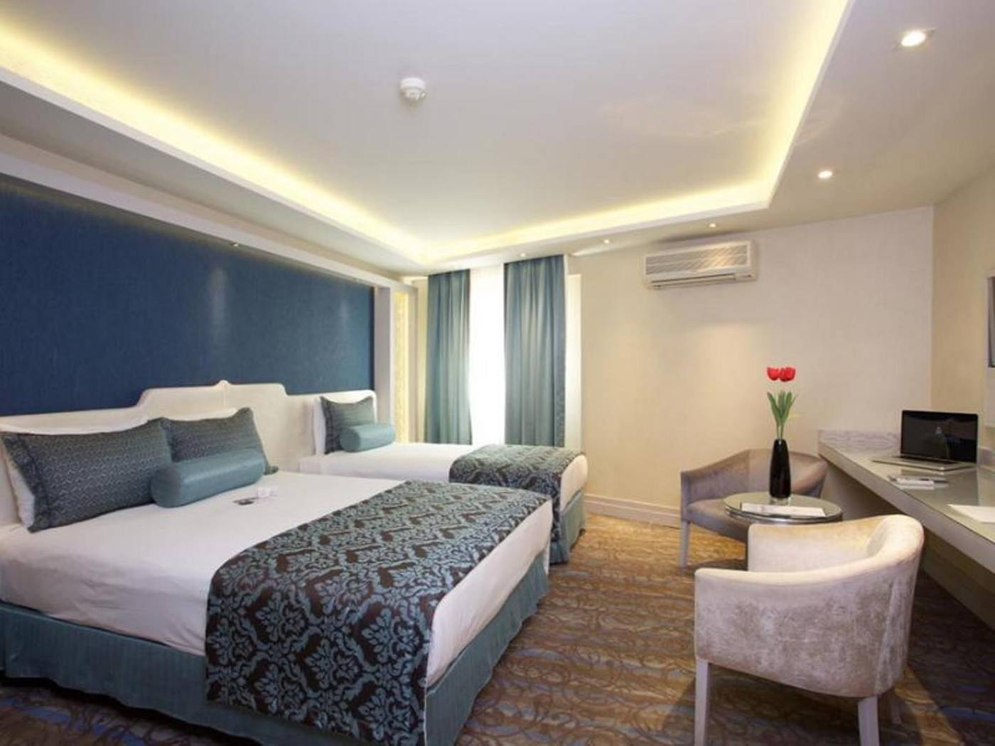 Hotel-Zurich-Istanbul-Room-35