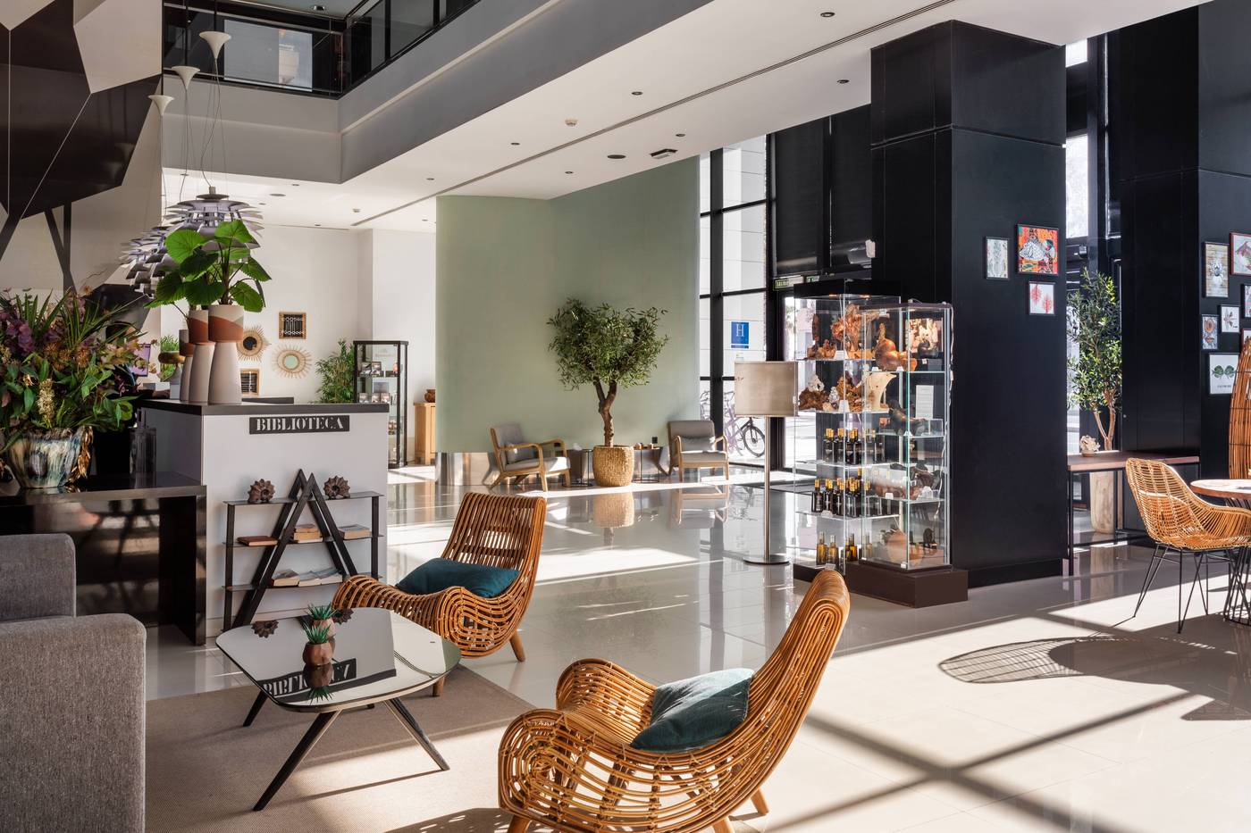 Vincci-Malaga-Lobby-45