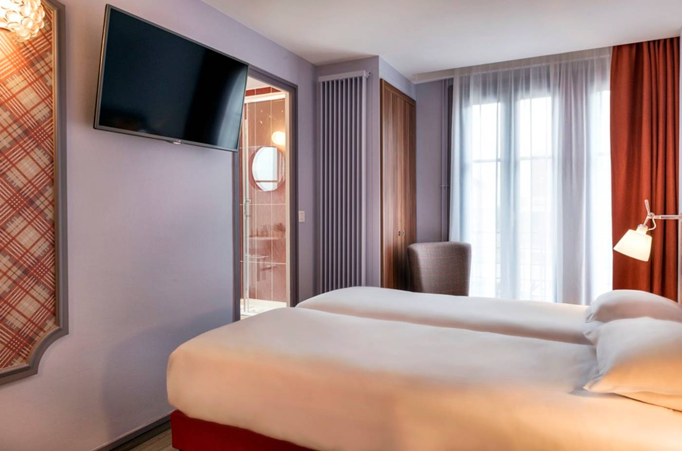 Hotel-Boris-V--by-HappyCulture-Room-5