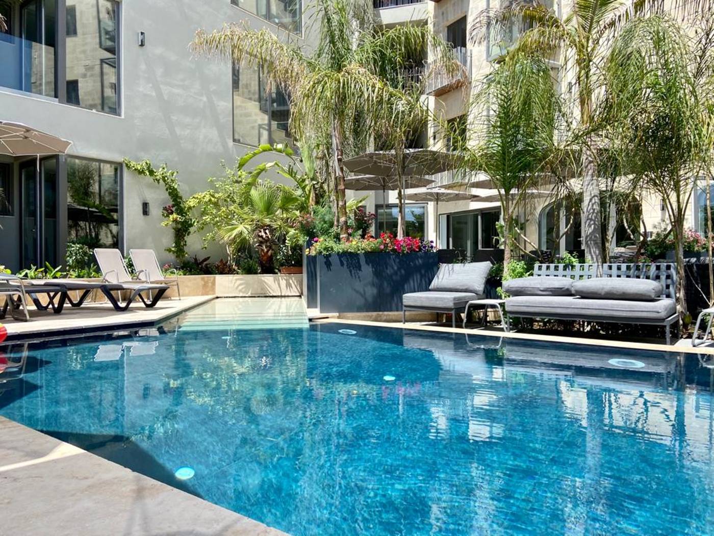 The-Village-Boutique---Spa-Pool-1