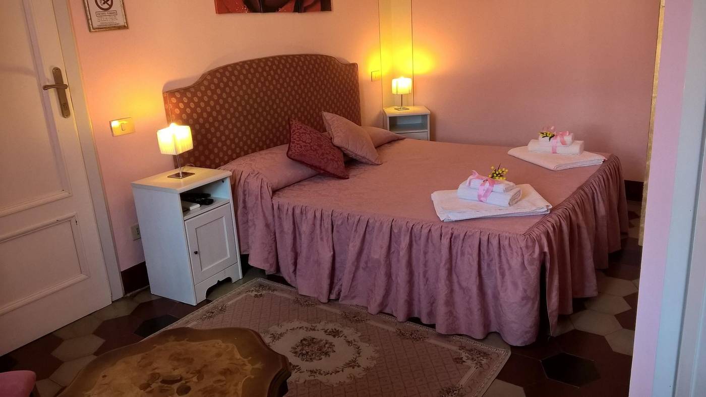 B---B-La-Mimosa-Room-11