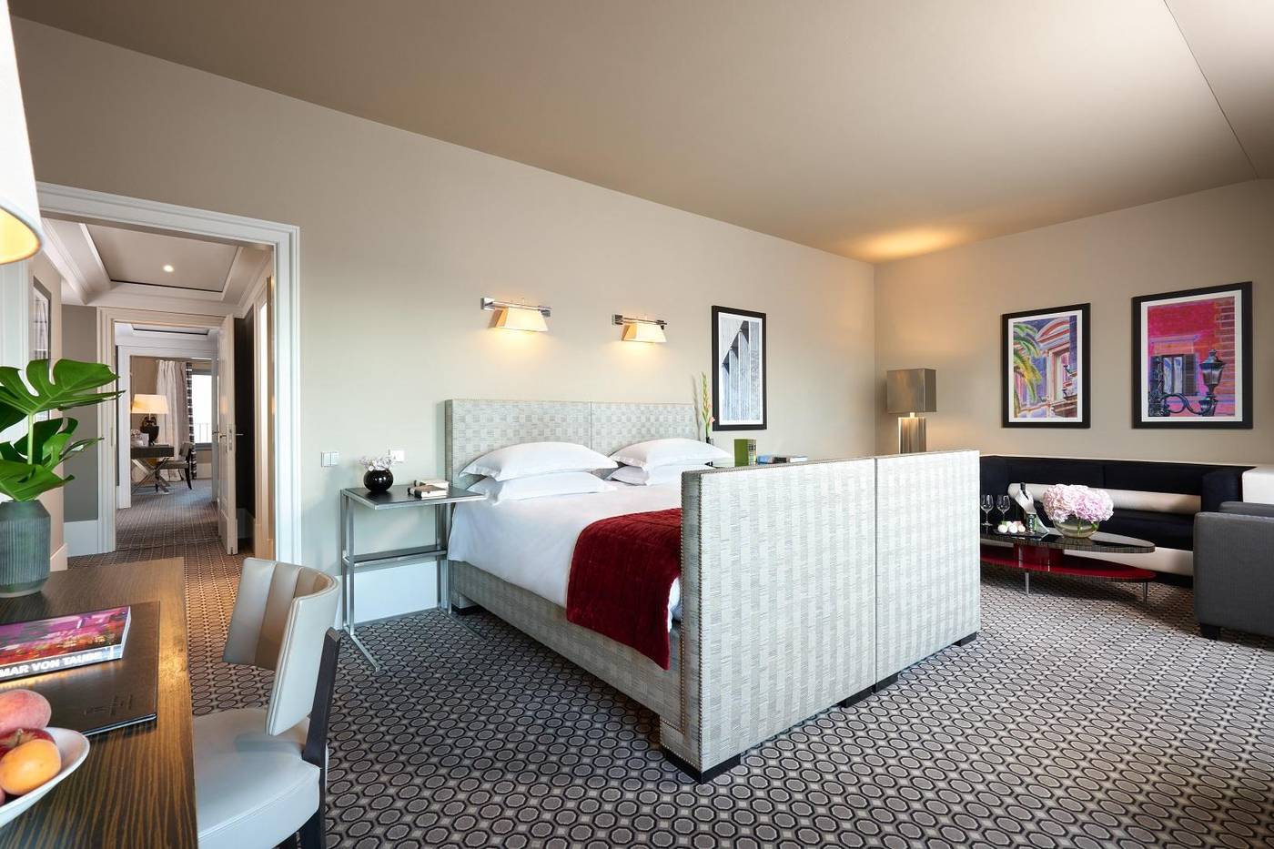 Hotel-de-Rome-Room-17