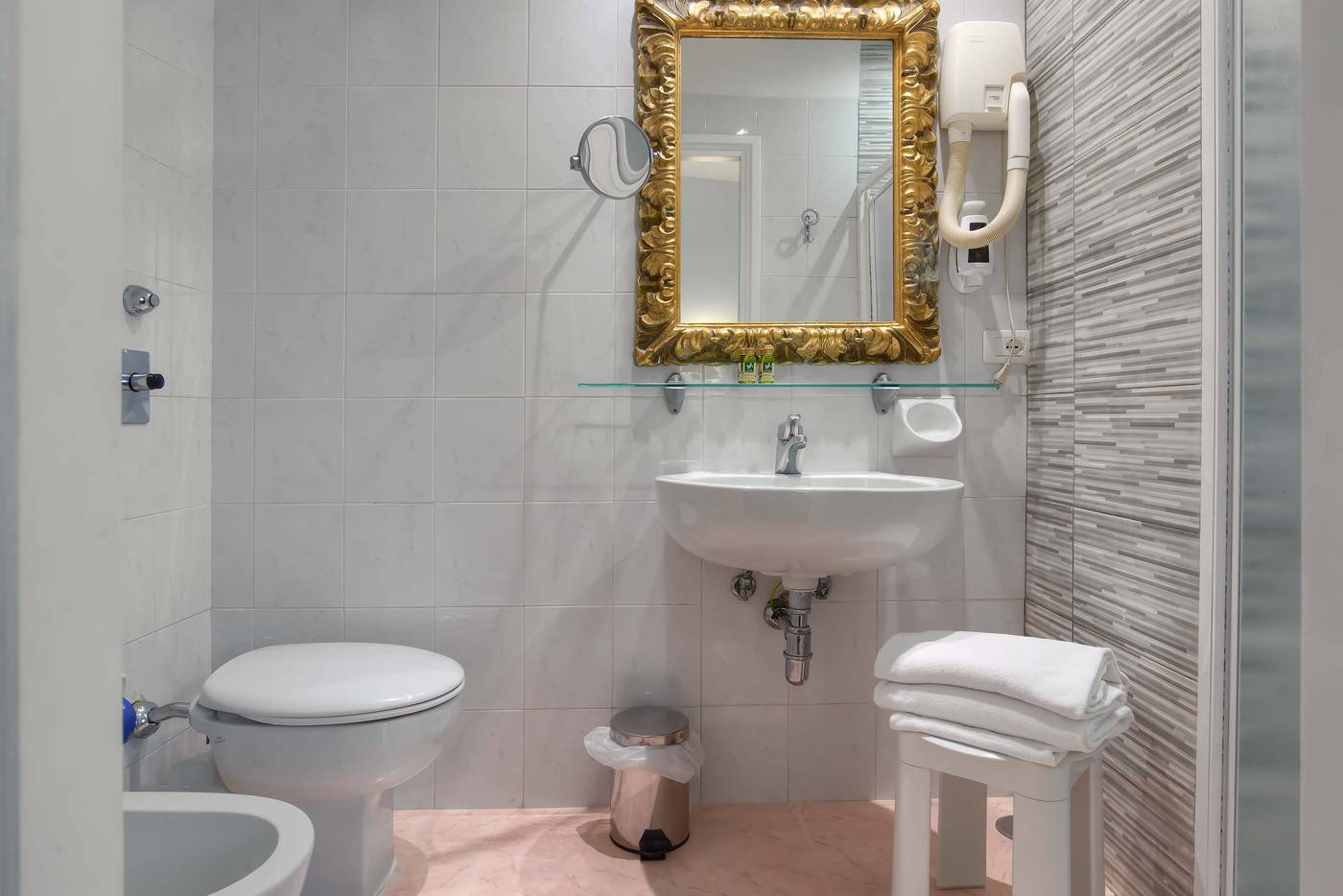 Machiavelli-Palace-Room-69