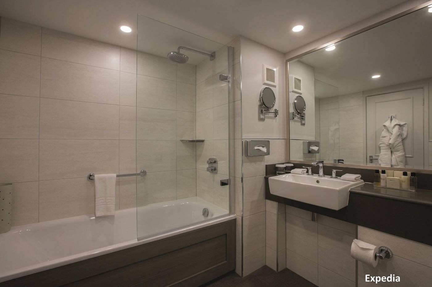 L-Horizon-Beach-Hotel---Spa-Room-28