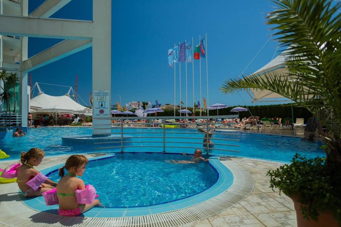 Grand-Victoria-Pool-1