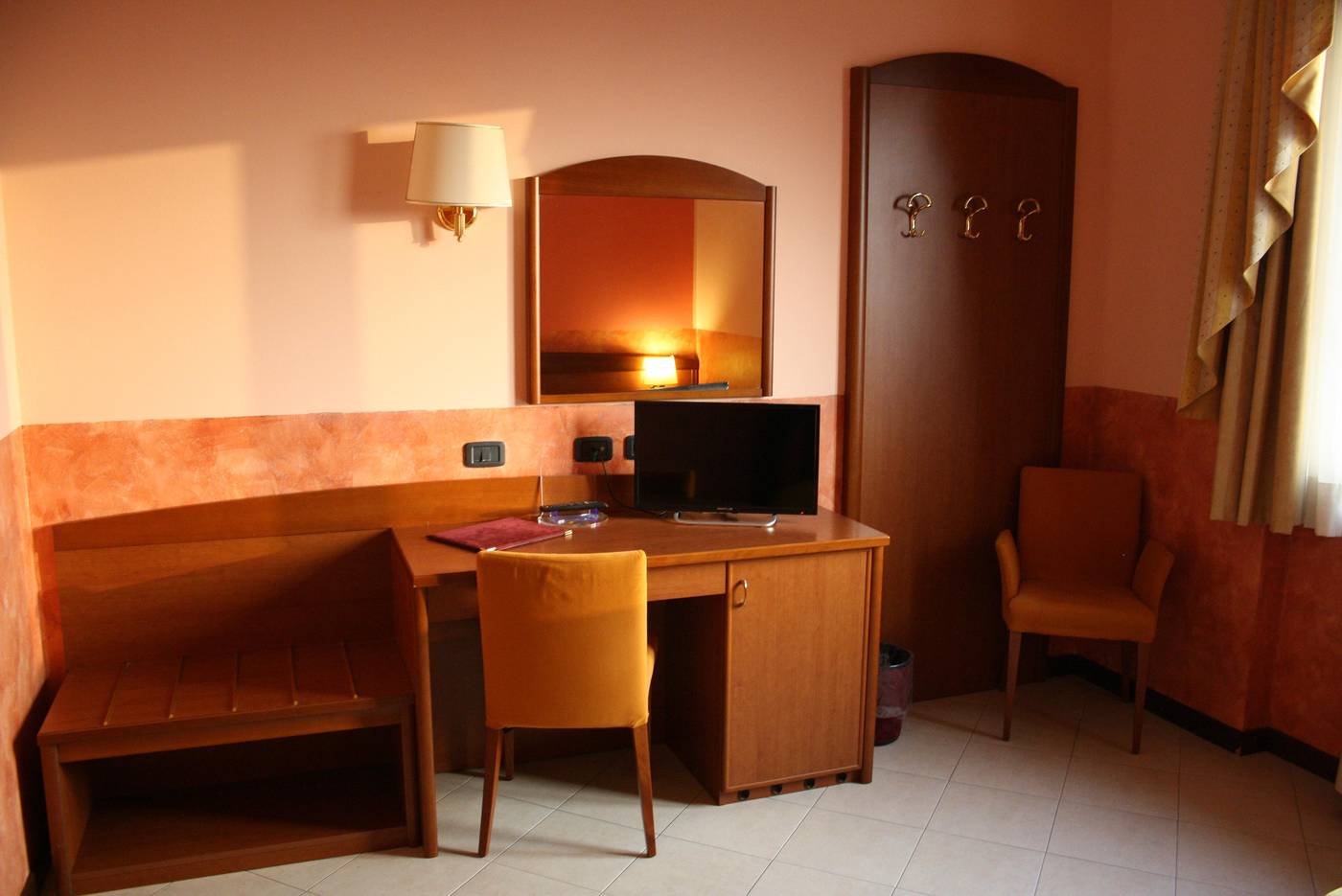 Hotel-Majestic---Linate-Airport-Room-1