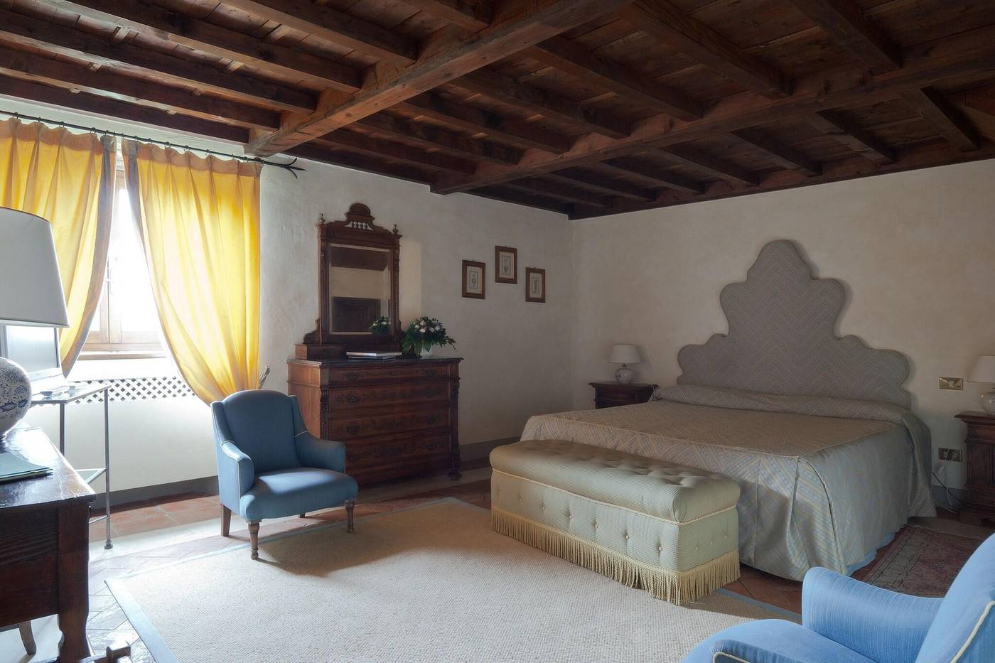 Castello-Di-Spaltenna-Room-30