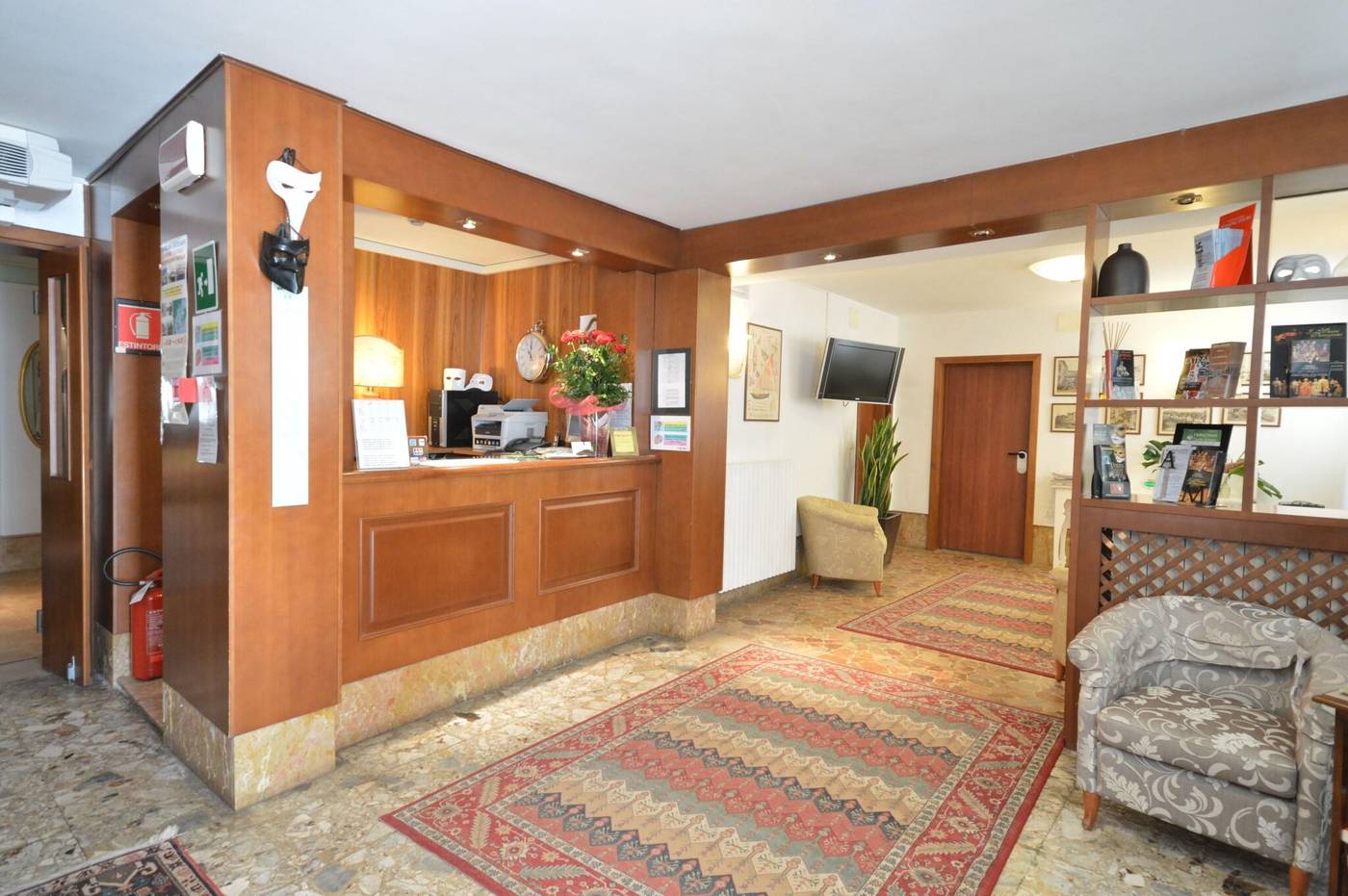 Albergo-Marin-Lobby-2