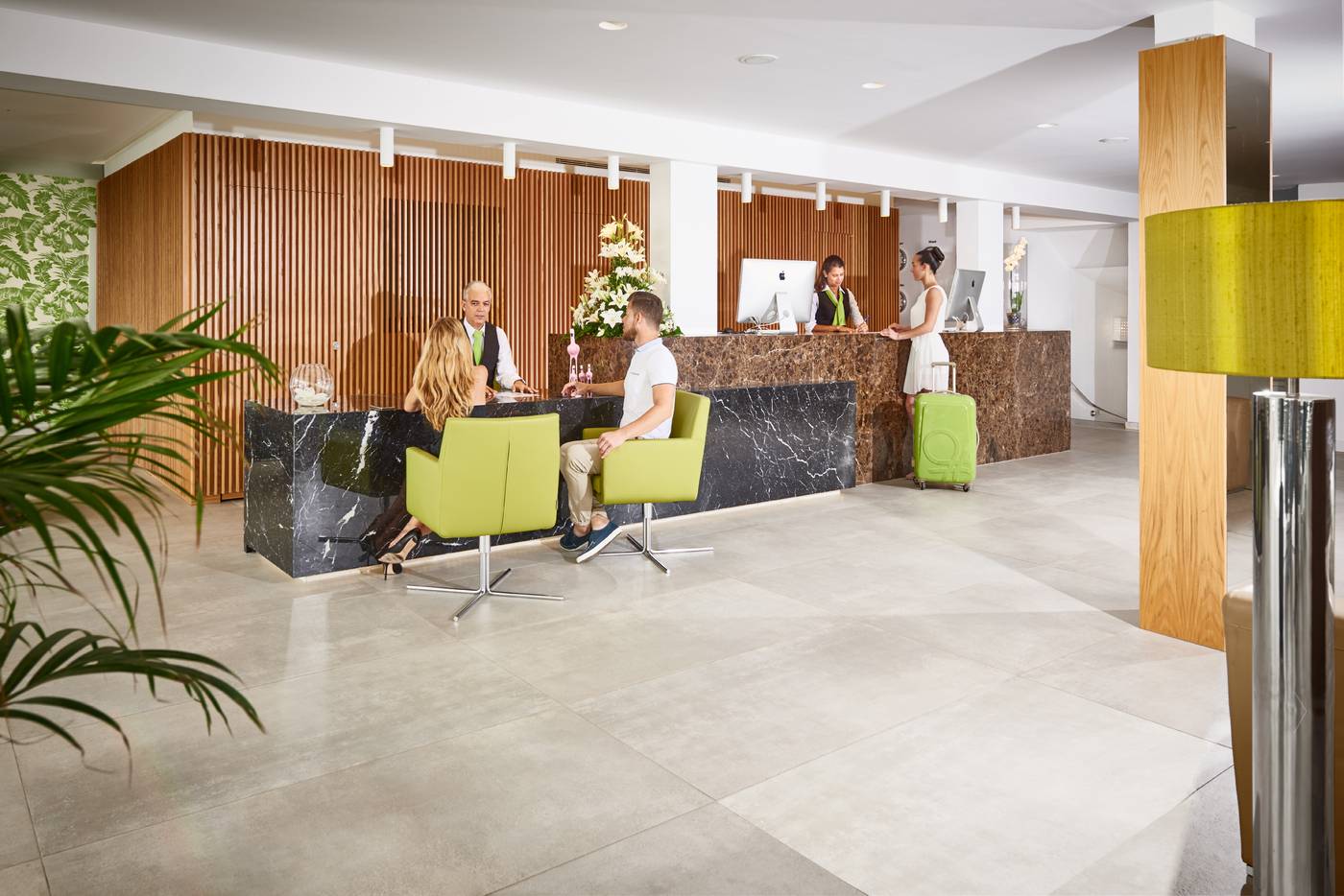 Flamingo-Beach-Mate-Lobby-57