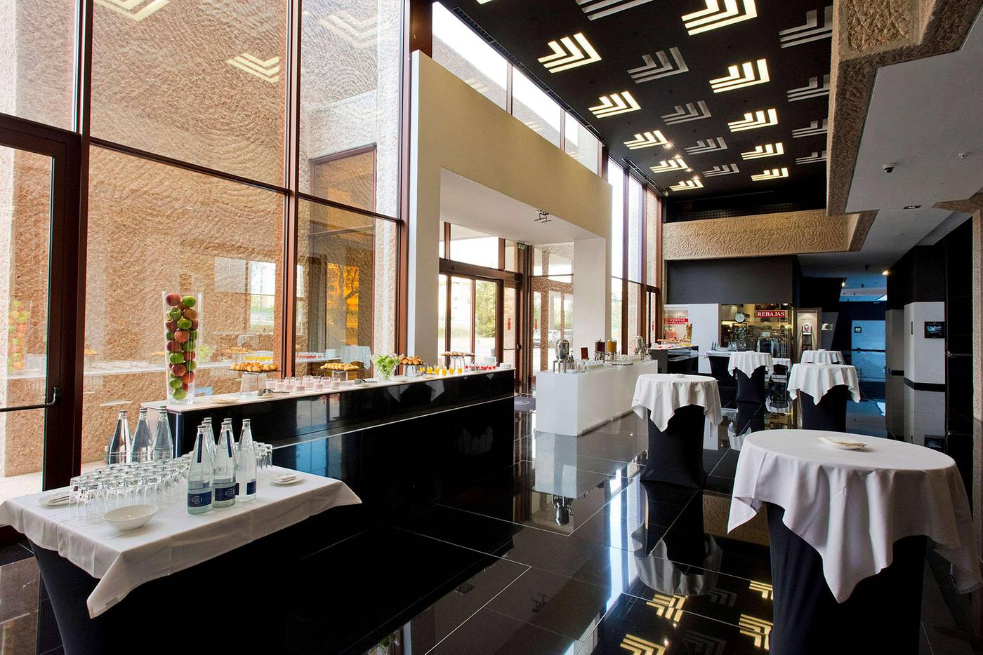 Hilton-Madrid-Airport-Restaurant-16
