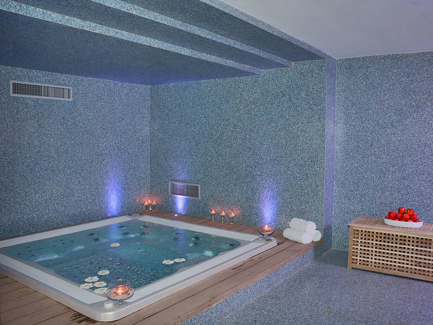 Hellenia-Yachting-Sports-and-Entertainment-46