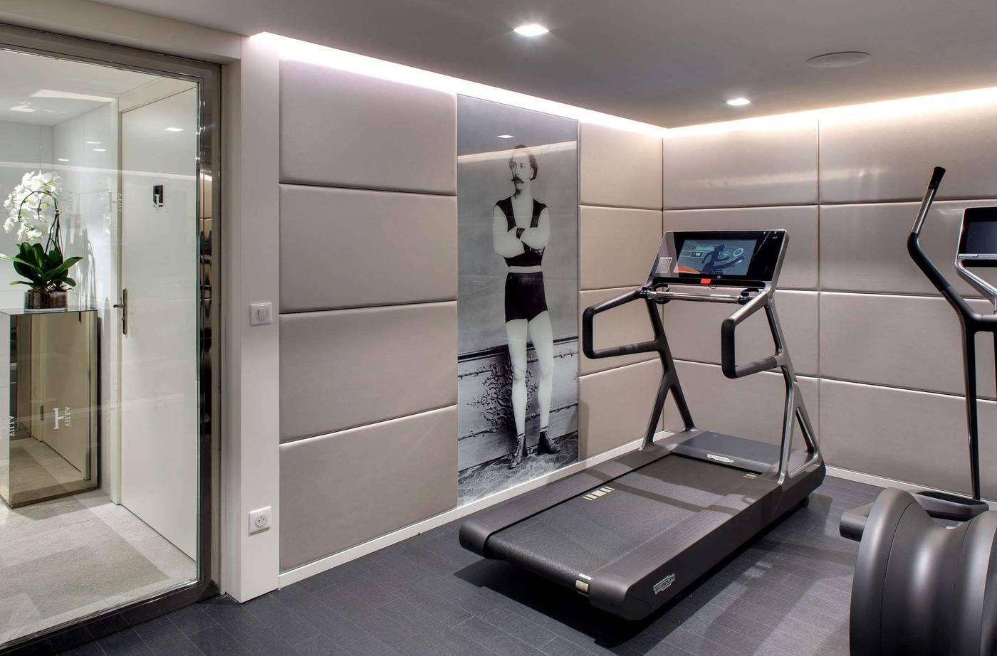 La-Villa-Haussmann-Paris-Sports-and-Entertainment-37