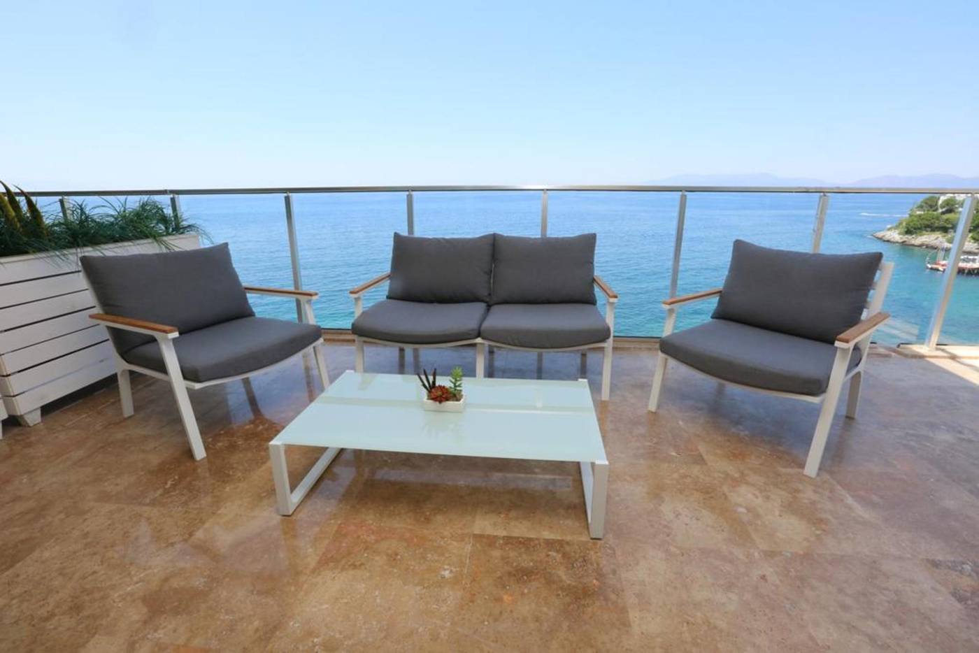 Charisma-De-luxe-Terrace-47