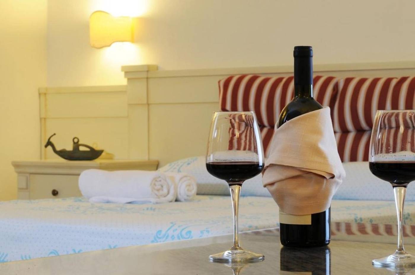 Hotel Baja Romantica-Italy-BOSA-Room-9