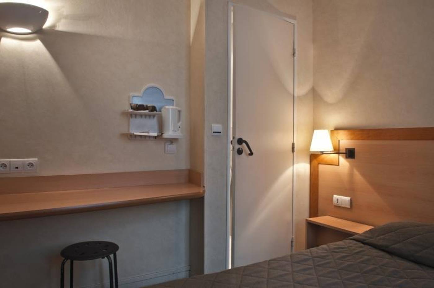 Hotel-Du-Chemin-Vert-Room-20