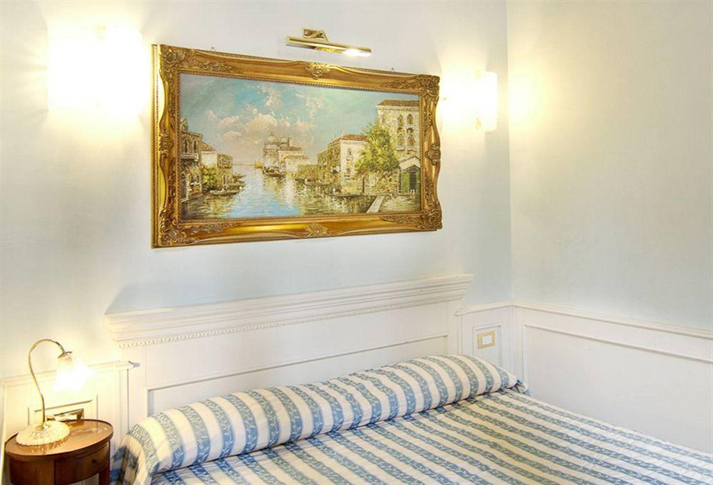 Palazzo-La-Scala-Room-10