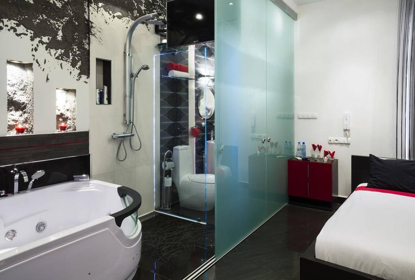 Komorowski-Luxury-Guest-Rooms-Room-11