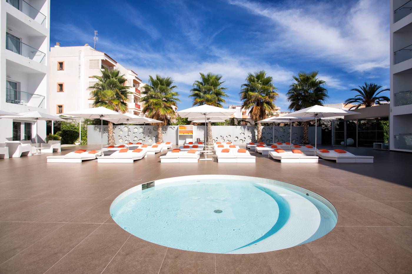 Ibiza-Sun-Apartments-Pool-5