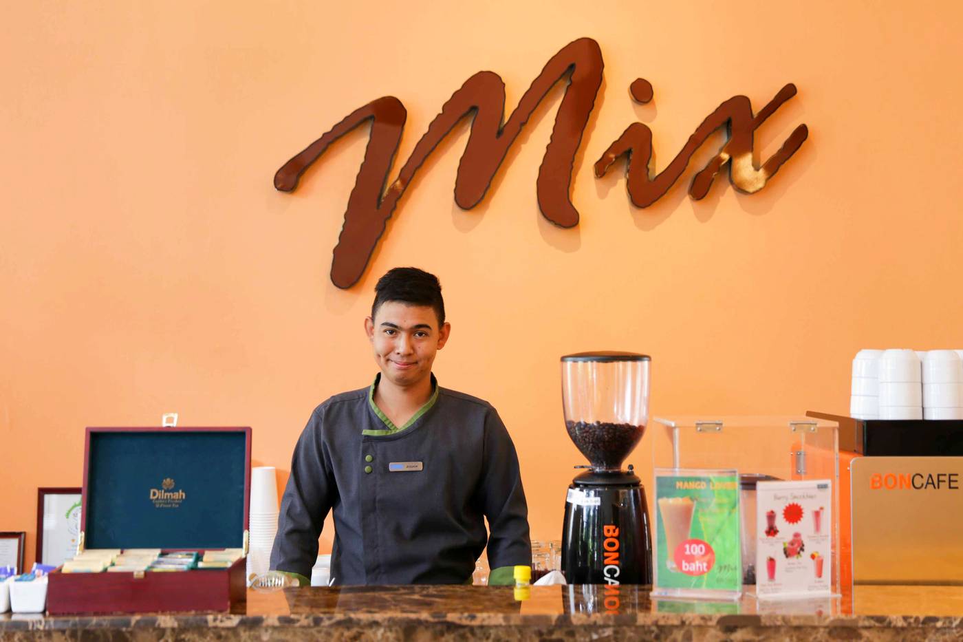 Centara-Life-Government-Complex-Hotel---Convention-Bar-20