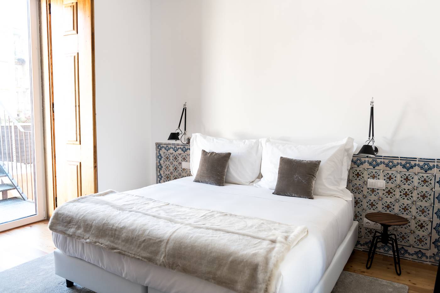 Flora-Chiado-Apartments-Room-28