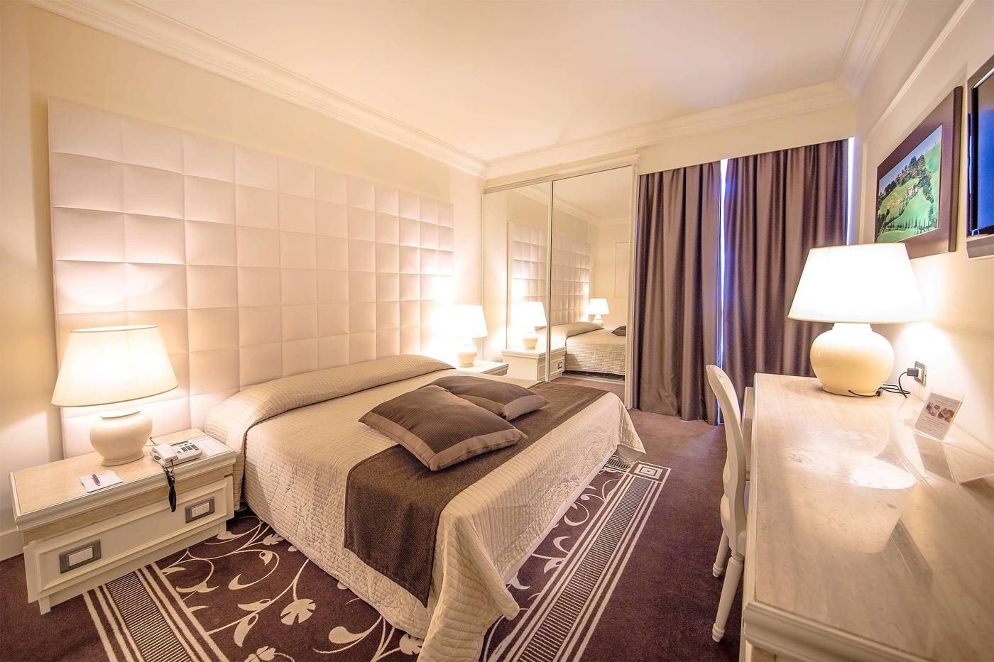 Etrusco-Arezzo-Hotel--Sure-Hotel-Collection-by-Best-Western-Room-9