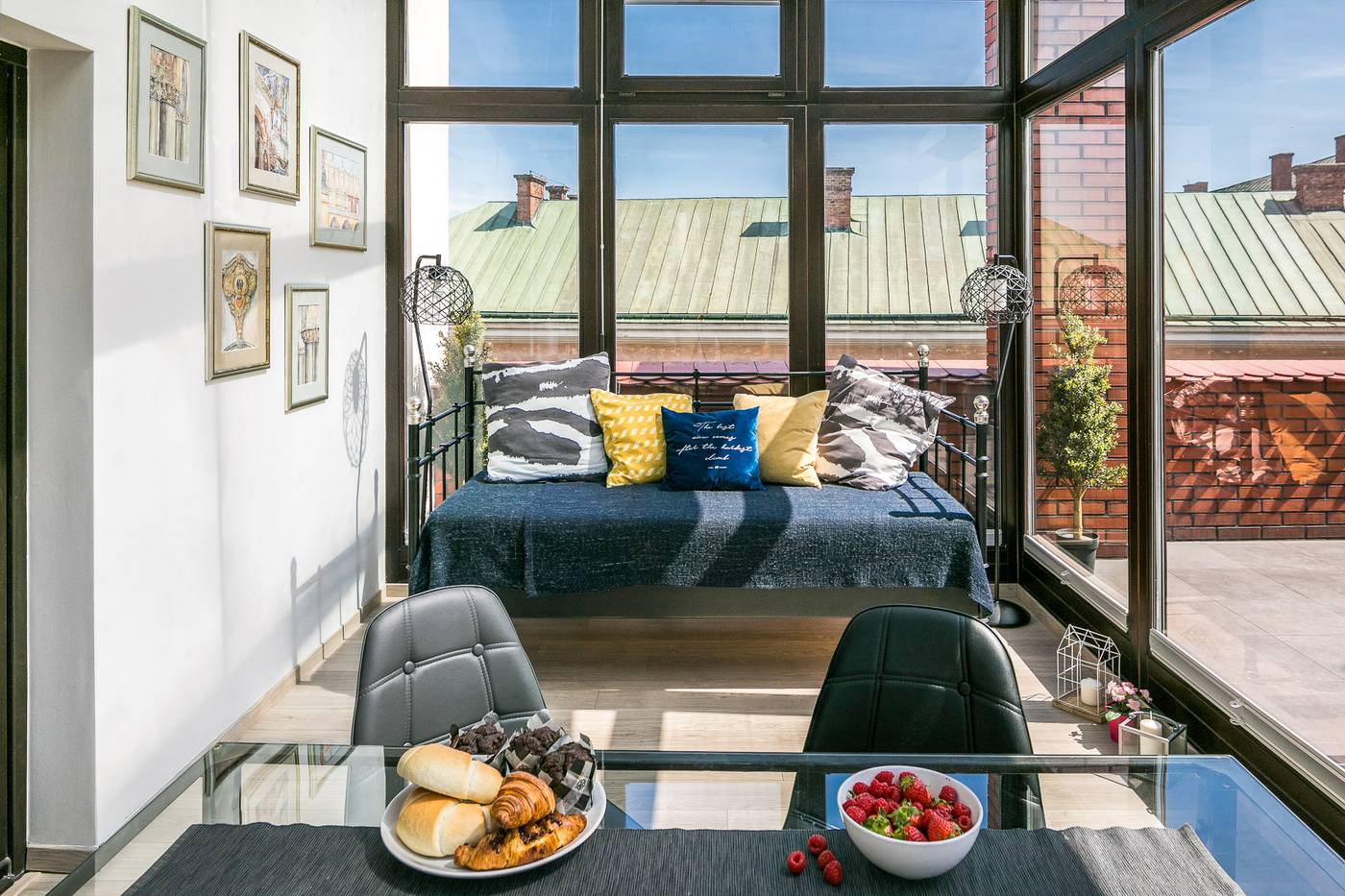 7-Koron-Apartments-Room-2