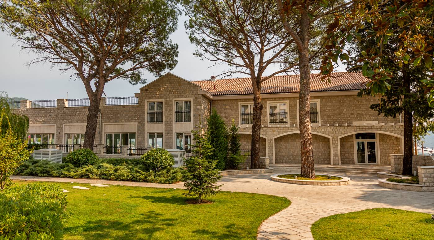 Lazure-Hotel---Marina-General-view-18