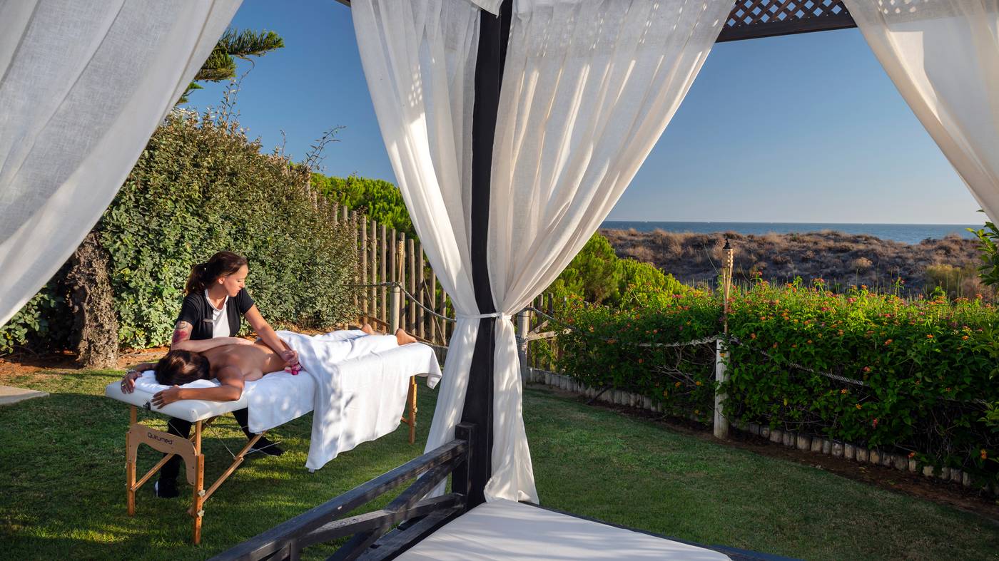 Barcelo-Punta-Umbr----a-Mar-Sports-and-Entertainment-22